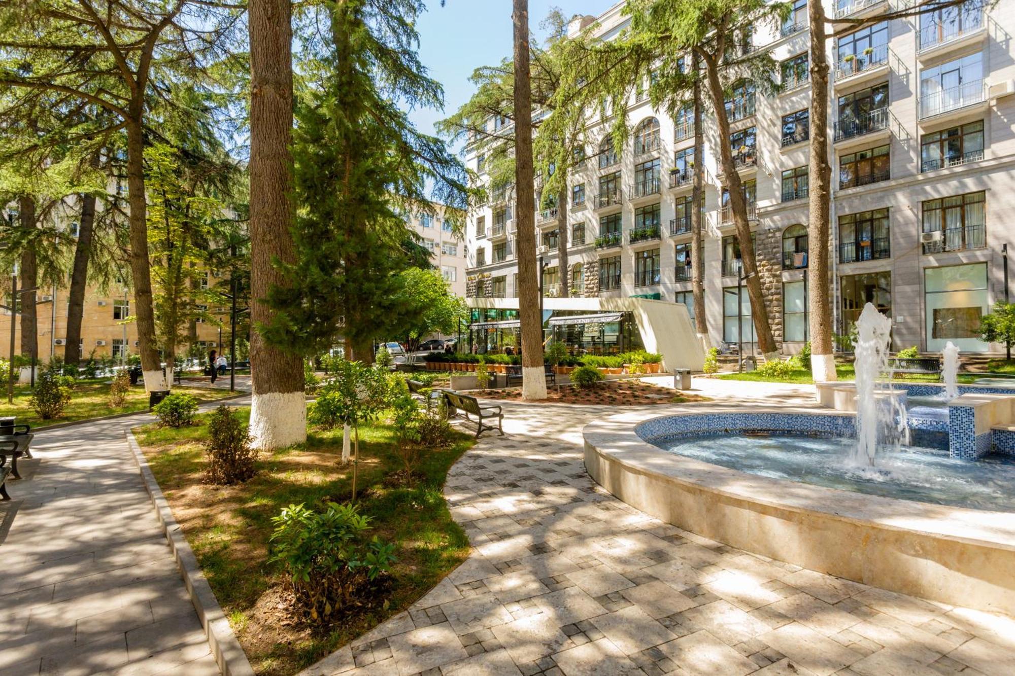 Central Comfort Place Lll Тбилиси Экстерьер фото